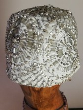 Bonnet ancien perlé, coiffe