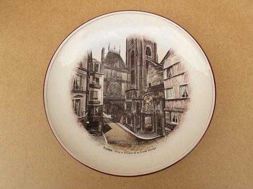 Ancien plat mural - , faiencerie