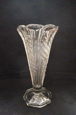Vase cornet verre moulé