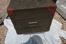 Malle   Militaire bois contre plaqué marine.fermeture grenouillères