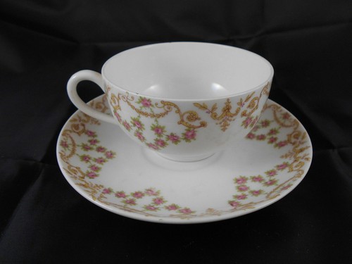 Magnifique tasse sous - &,