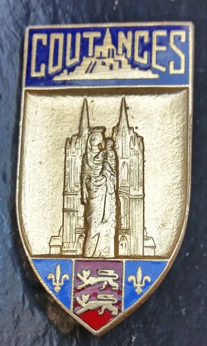 Broche religieuse émaillée