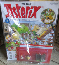 Astérix village & Hachette - Assurancetourix, carriole. . .+ Fascicule -Numéro 7