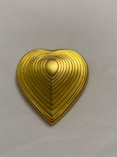Broche coeur métal doré - en,