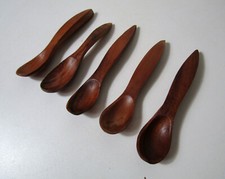 5 cuillères en bois