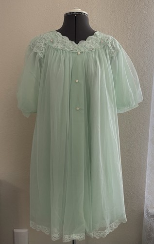 Vintage shadowline peignoir - shadowline,