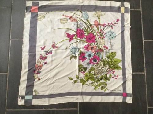 Christian dior foulard en - dior",