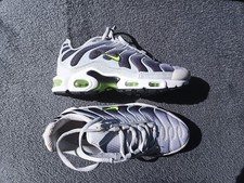 Tn bleu, gris et vert pour