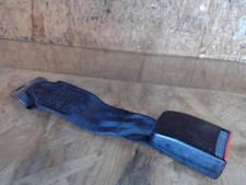 Attache ceinture arriere