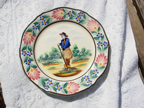 Belle assiette ancienne signé