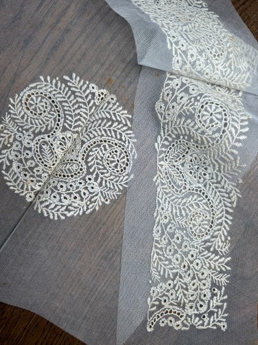 Dentelle ancienne fond de - -,