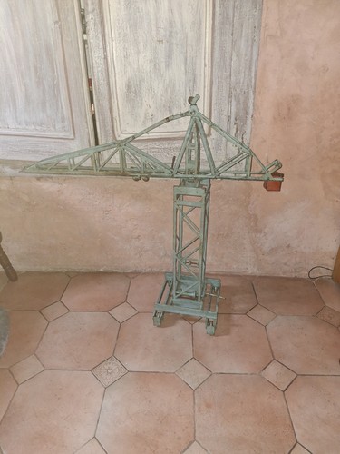 Ancienne grue metal - grue, en
