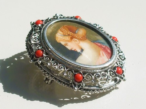 Belle broche - belle, !)
