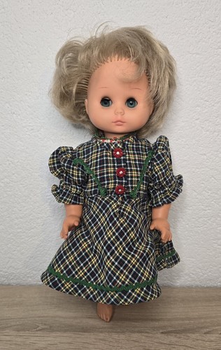 Jolie poupée plastique - , ddr
