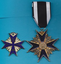 LOT DE 2 MEDAILLES EN METAL