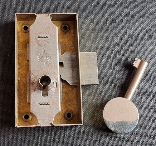 Ancienne serrure pour porte - serrure,