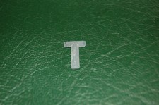 Ancienne - petite Lettre Enseigne En plomb - Mobilier Industriel : T - 1,6 cm -