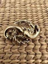 Petite Broche Napoléon Ill en plaqué or vintage, ancien Collection Unisex