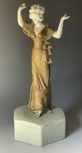 Antique bisque - antique,