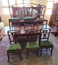 SALLE À MANGER. BOIS D'ACAJOU. ART DECO. TABLE, BUFFET ET 6 CHAISES. VERS 1930.