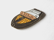 RNT 4/ Pin's barque canot à moteur