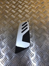 Repose pied avant droit pour