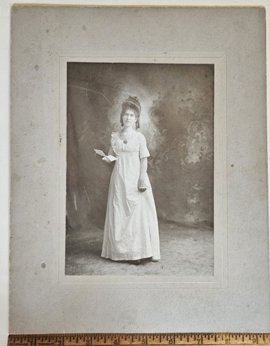 C1900 woman regency - regency, empire