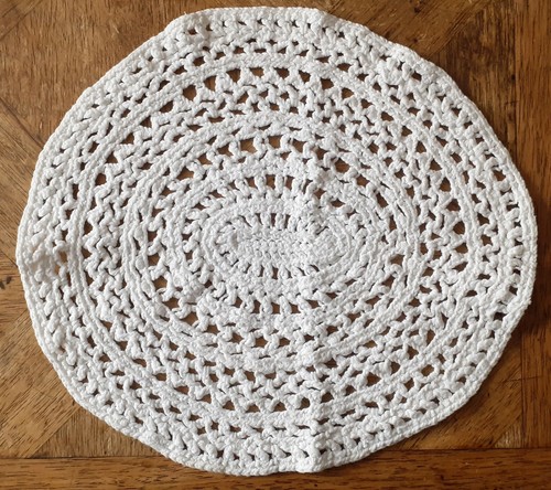 Napperon blanc ancien - , ovale