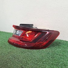 Feu arriere principal droit