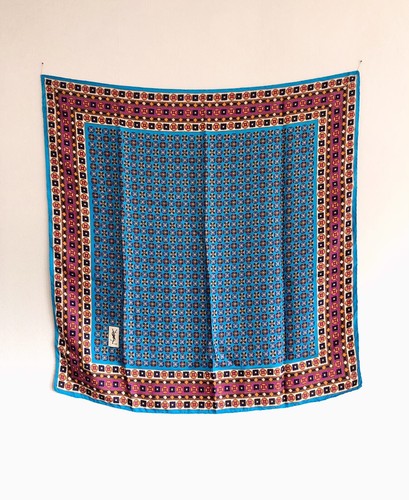 Foulard yves saint - yves, laurent