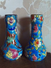 Paire de petits vases en