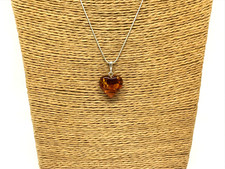 PENDENTIF AMBRE COEUR cadeau