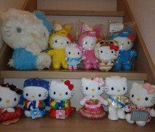 Rare lot de 12 peluches Hello Kitty