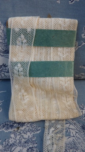 Bande dentelle ancienne - ancienne, aux
