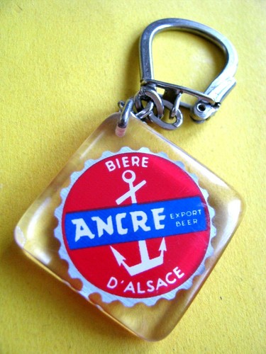 Ancien porte cle bière - porte,