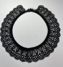 DENTELLE ANCIENNE - Petit col en guipure noire - Cluny