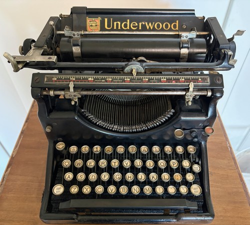 Underwood typewriter - underwood, 5