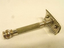 ANCIEN RASOIR MÉCANIQUE