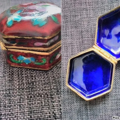Ancienne petite boîte