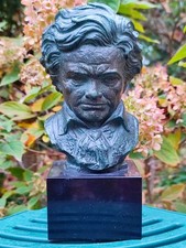 BUSTE BEETHOVEN EN RÉGULE PATINÉ VERT SUR SOCLE NOIR (MARBRE?) 19 CM