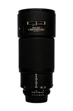 Zoom Nikon ED-D 80-200mm, "one toach" system, ouverture f2.8 sur tout le zoom