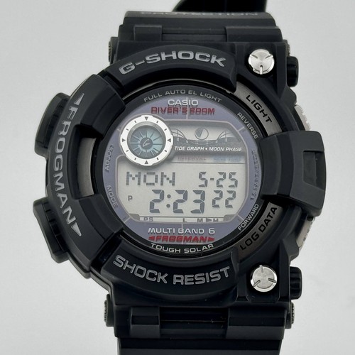Montre noire solaire - , robuste