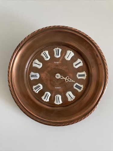 Horloge quartz sur assiette - horloge,