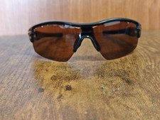 CADRE DE LUNETTES DE SOLEIL