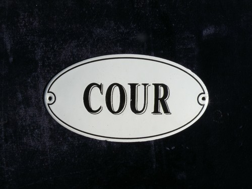 Plaque émaillée cour la - cour, "