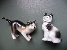 COUPLE FIGURINES PETITS CHATS EN PORCELAINE ALLEMANDE W.GERMANY