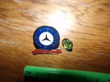 Pin's automobile auto Mercedes