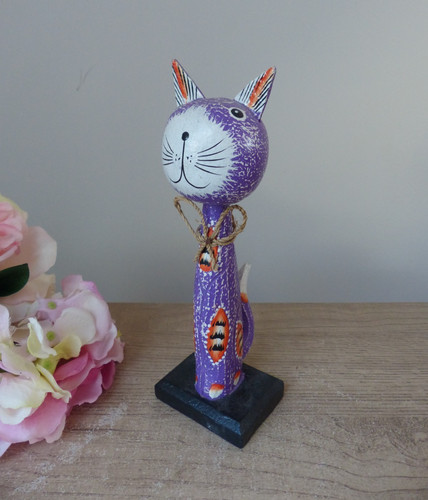 Chat bois violet peint - en,