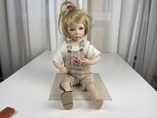 Poupée d'artiste poupée en porcelaine 49 cm. Excellent état