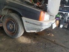 enjoliveur pare-choc avant